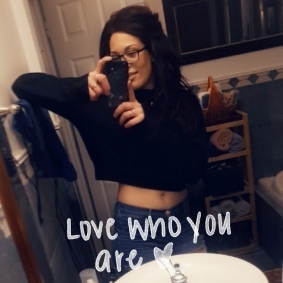 Meet your Posher, Amber - Picture 8 of 16